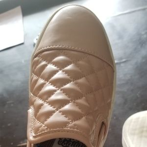 Steve Madden Shoes - Girls Steve Madden pink quilted slip on shoes Steve Madden Shoes - Girls Steve Madden pink quilted slip on shoes